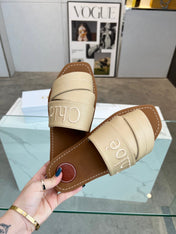 WOODY MULE IN TUSCAN BEIGE LAMBSKIN WITH EMBROIDERED LOGO
