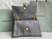 CRUSH MEDIUM CHAIN BAG 31 IN SUVA GRAY CRUSHED CALFSKIN GOLD HARDWARE