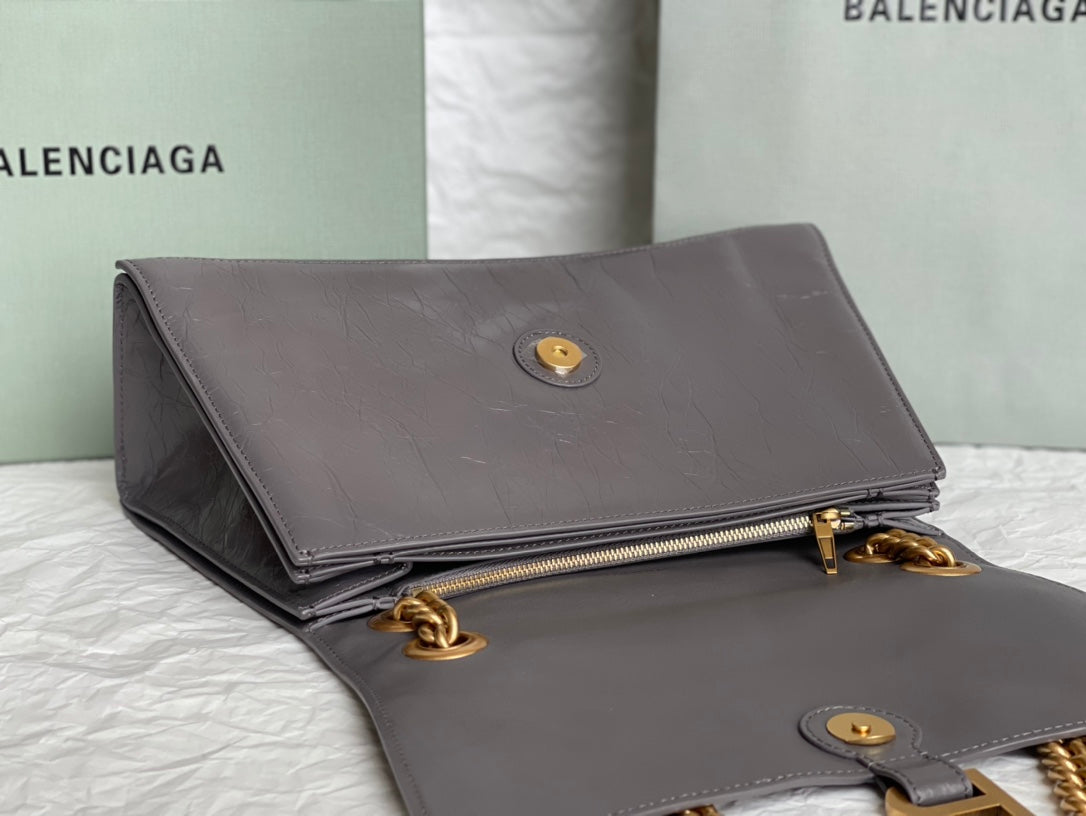 CRUSH MEDIUM CHAIN BAG 31 IN SUVA GRAY CRUSHED CALFSKIN GOLD HARDWARE