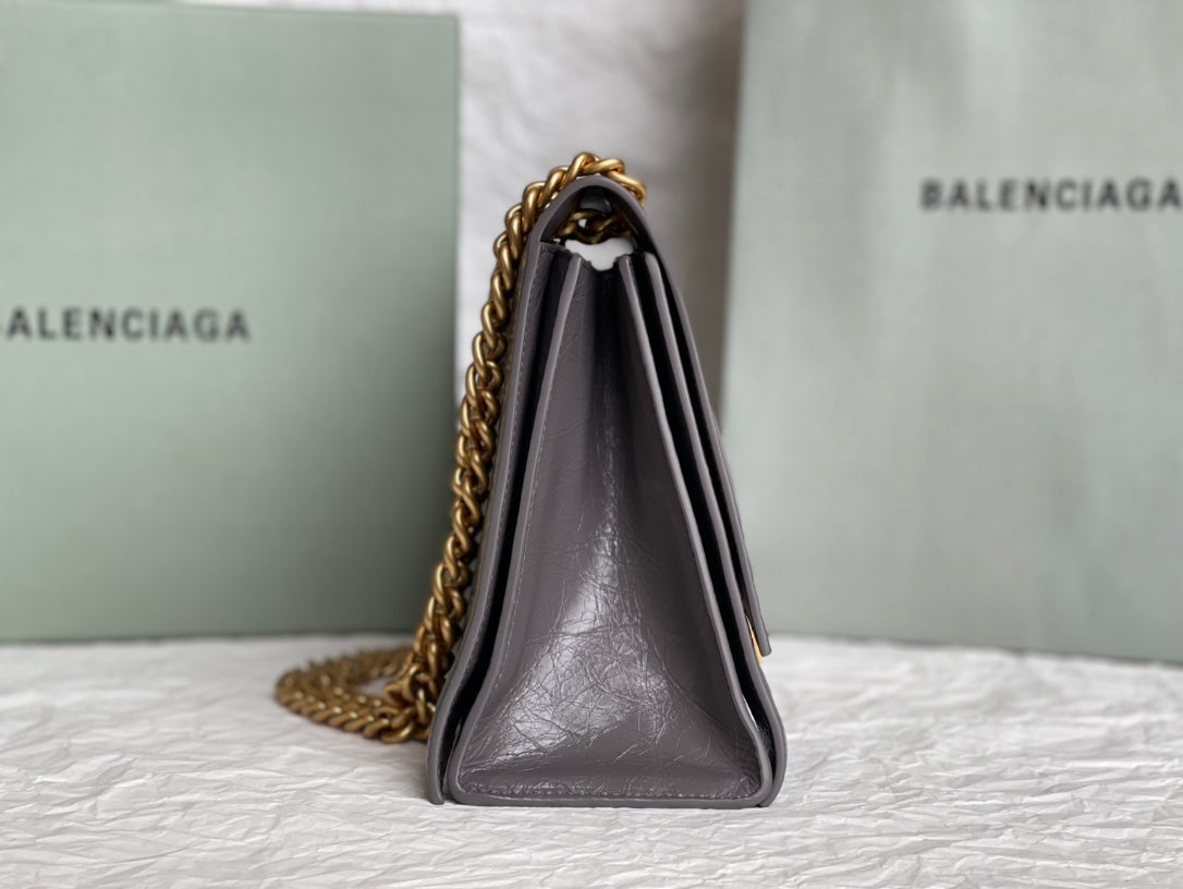 CRUSH MEDIUM CHAIN BAG 31 IN SUVA GRAY CRUSHED CALFSKIN GOLD HARDWARE