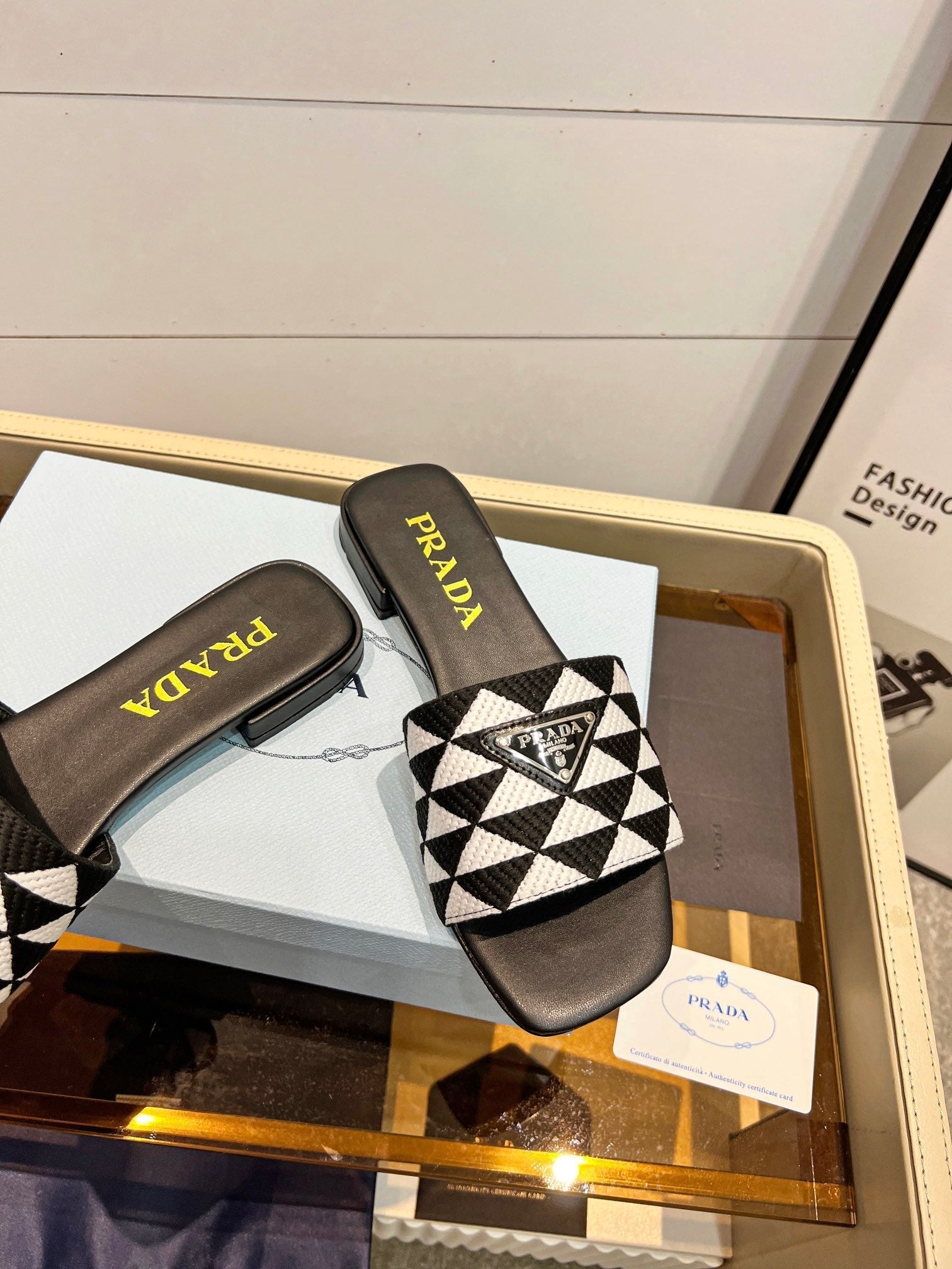 PRA EMBROIDERED SLIDES FLAT BLACK AND WHITE FABRIC