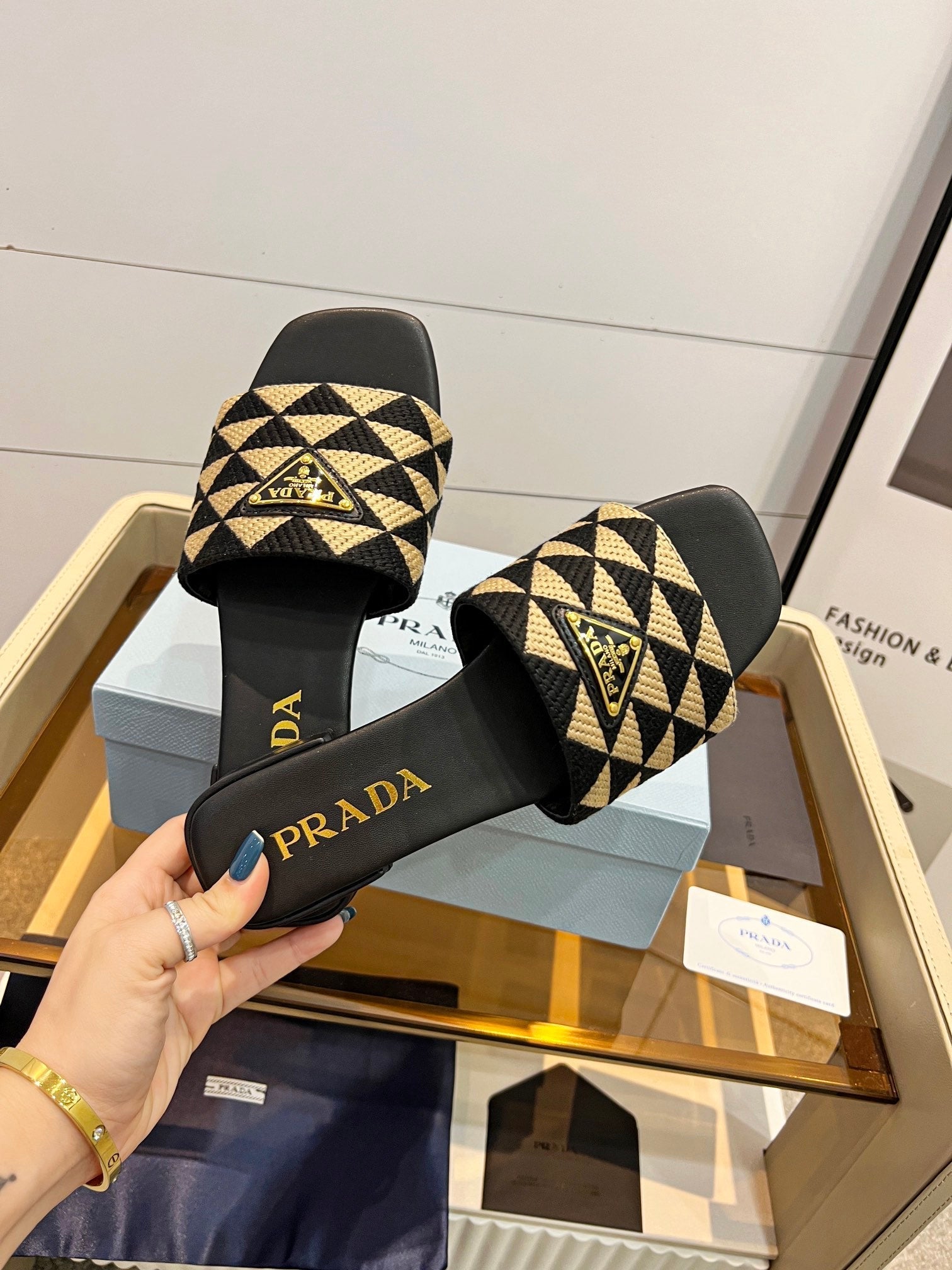 PRA EMBROIDERED SLIDES FLAT BLACK AND BEIGE FABRIC