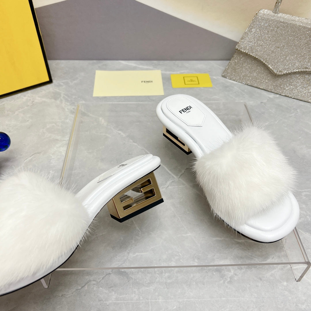 FENDI BAGUETTE MINK MEDIUM-HEELED 45MM IN WHITE FUR AND LAMBSKIN