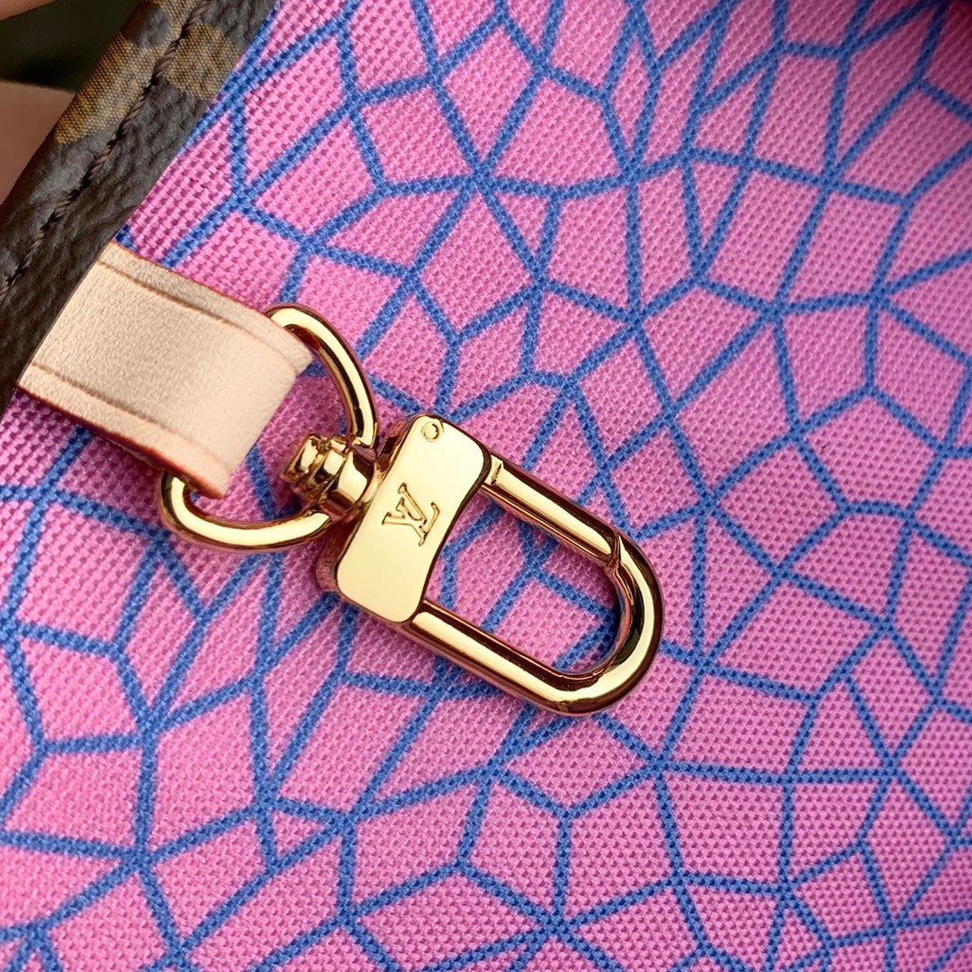 LV x YK ONTHEGO 25 IN BROWN MONOGRAM COATED CANVAS AND CALFSKIN PUMPKIN PATTERN