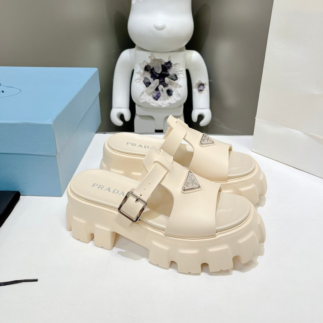 MONOLITH SLIPPER SANDALS IN BEIGE RUBBER