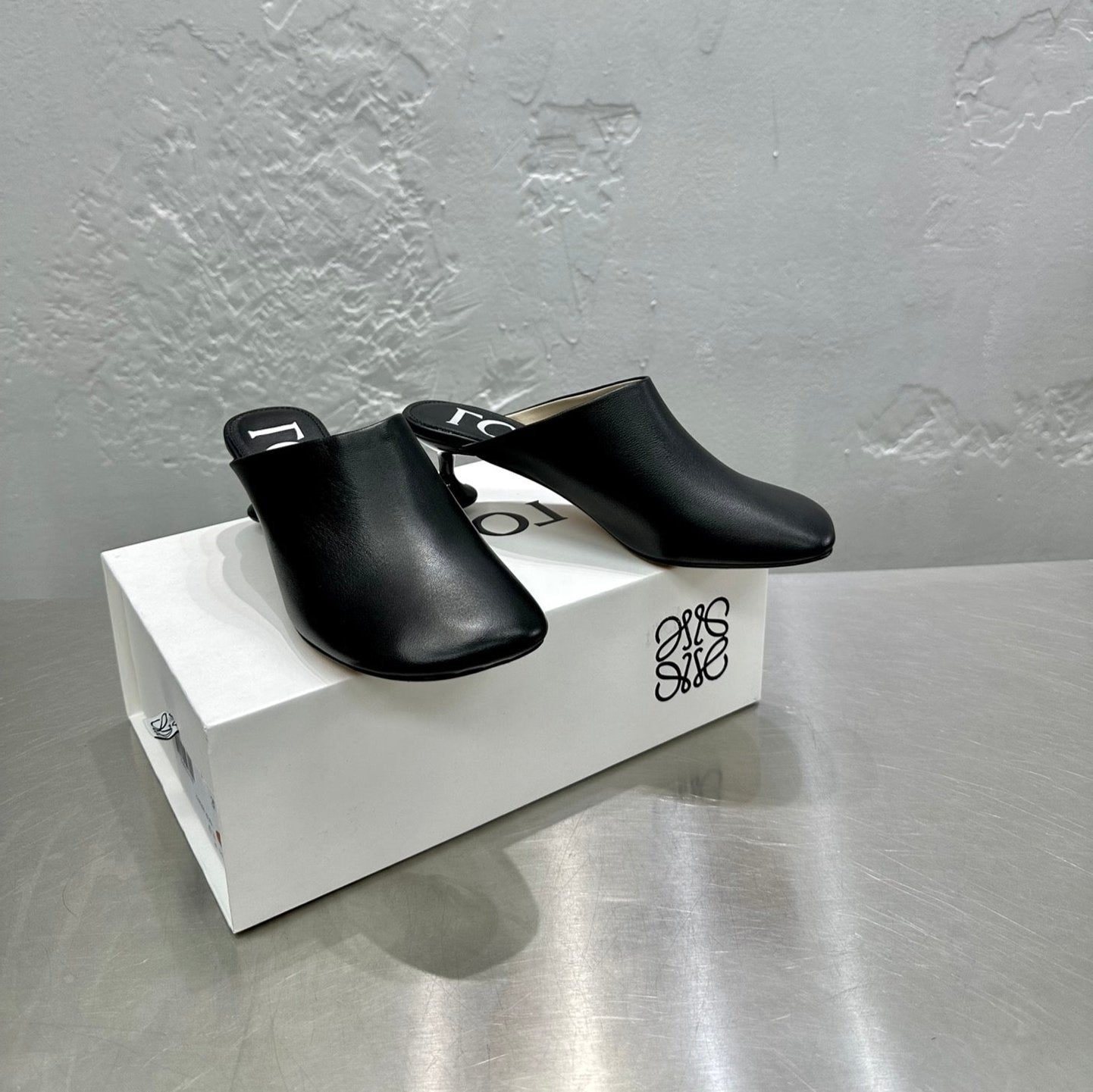 LW TOY MULE 55 BLACK CALFSKIN