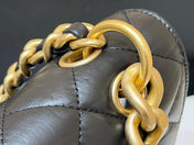 25S CHANEL MEDIUM FLAP BAG 25 IN BLACK CALFSKIN GOLD HARDWARE