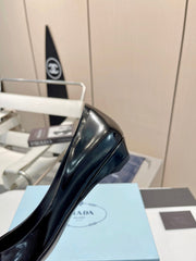 BALLET FLATS POINTED TOE IN BLACK SHINY CALFSKIN ATTACHED FLOWERS