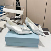 KITTEN HEEL PUMPS WITH CREATIVE SHAPE IN WHITE GLOSSY LAMBSKIN