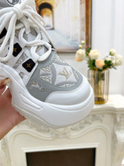 LV ARCHLIGHT 2.0 PLATFORM SNEAKER IN WHITE MIX DOVE GRAY MIX OF MATERIALS