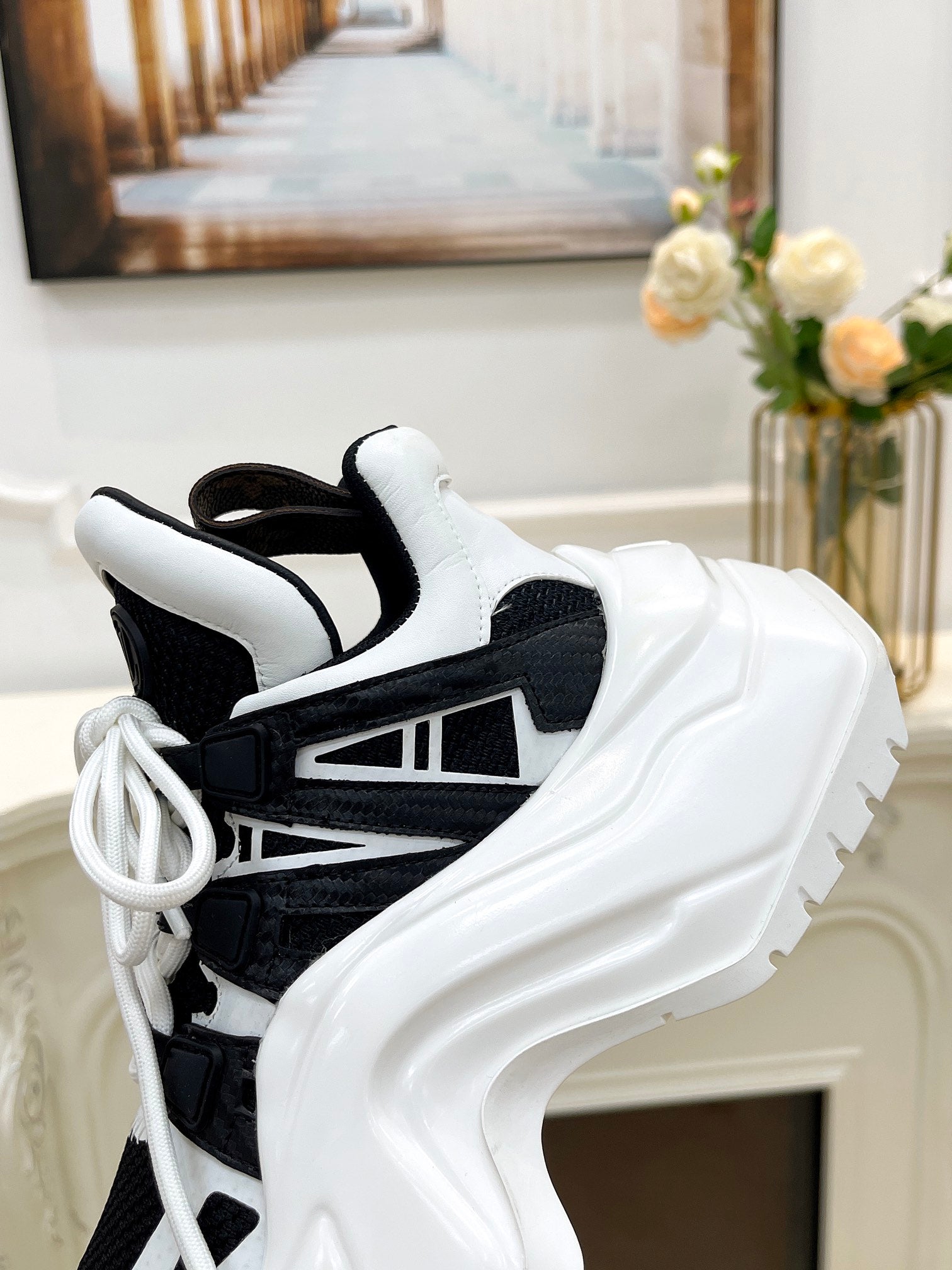 LV ARCHLIGHT 2.0 PLATFORM SNEAKER IN WHITE MIX BLACK MIX OF MATERIALS