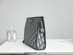 BOOK TOTE 26 IN BLACK OBLIQUE JACQUARD