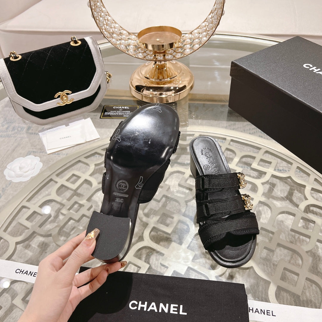 Double C  Xiaoxiang Chain Fabric Head Chunky High Heel Black Lambskin