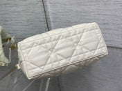 TRAVEL NOMAD POUCH 22 IN WHITE MACROCANNAGE LAMBSKIN GOLD HARDWARE