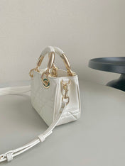 MINI LADY 19 IN WHITE LAMBSKIN