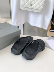 THONG SANDALS IN BLACK RUBBER