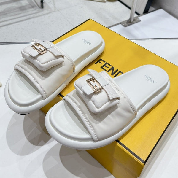 FENDI BAGUETTE SLIPPERS IN WHITE LAMBSKIN WITH GOLD HARDWARE