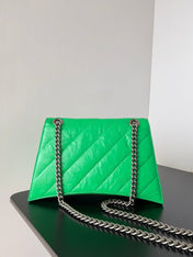 CRUSH CHAINED BAG 32 IN GREEN QUILTED CRUSHED CALFSKIN SILVER HARDWARE