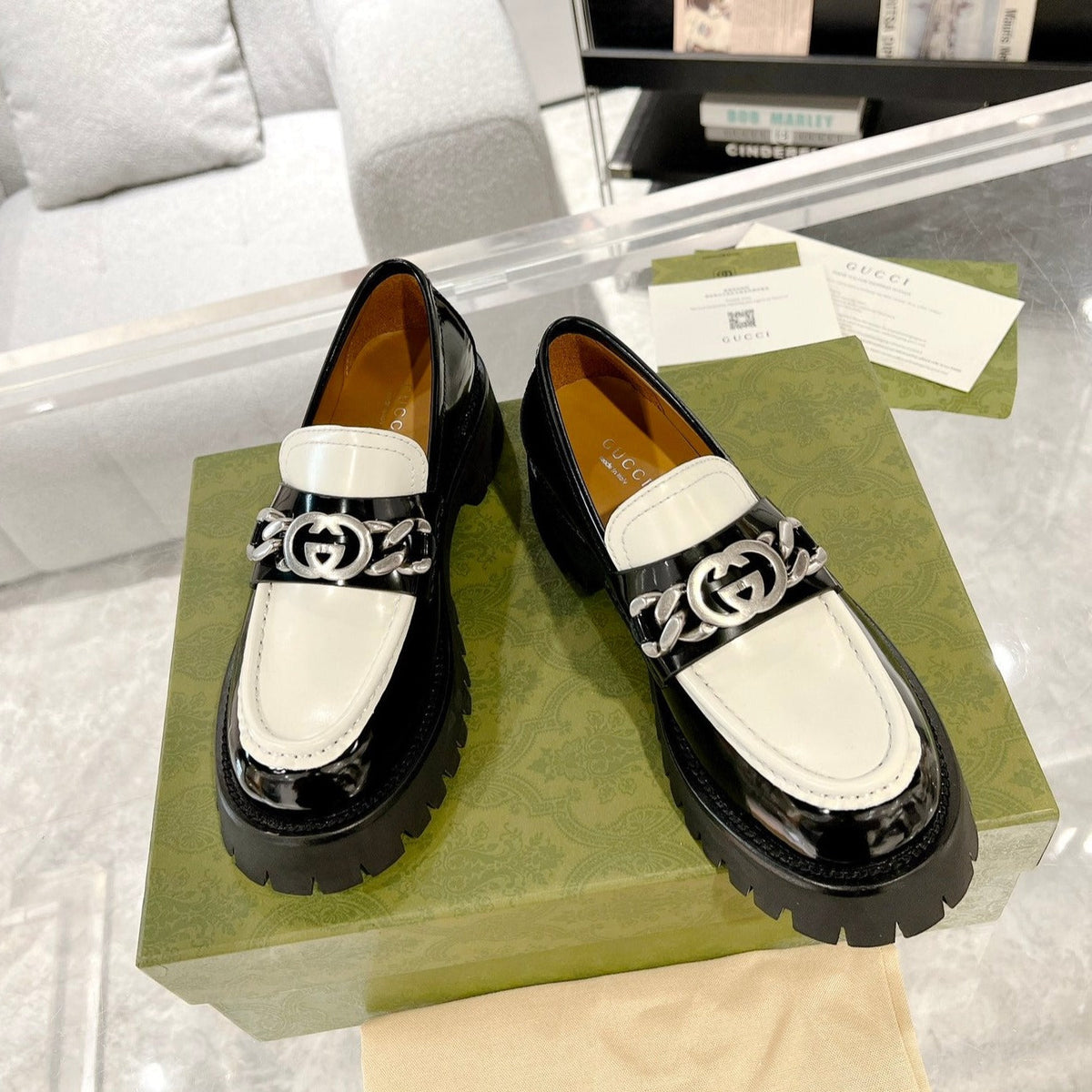 GG LOAFER WITH GG CHAINS GLOSSY BLACK AND WHITE CALFSKIN