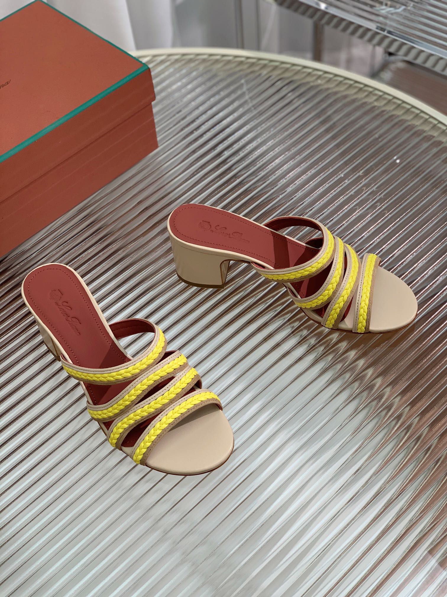 LP SPRIGHTLY CHARMS MID-SANDAL LEMON CALFSKIN