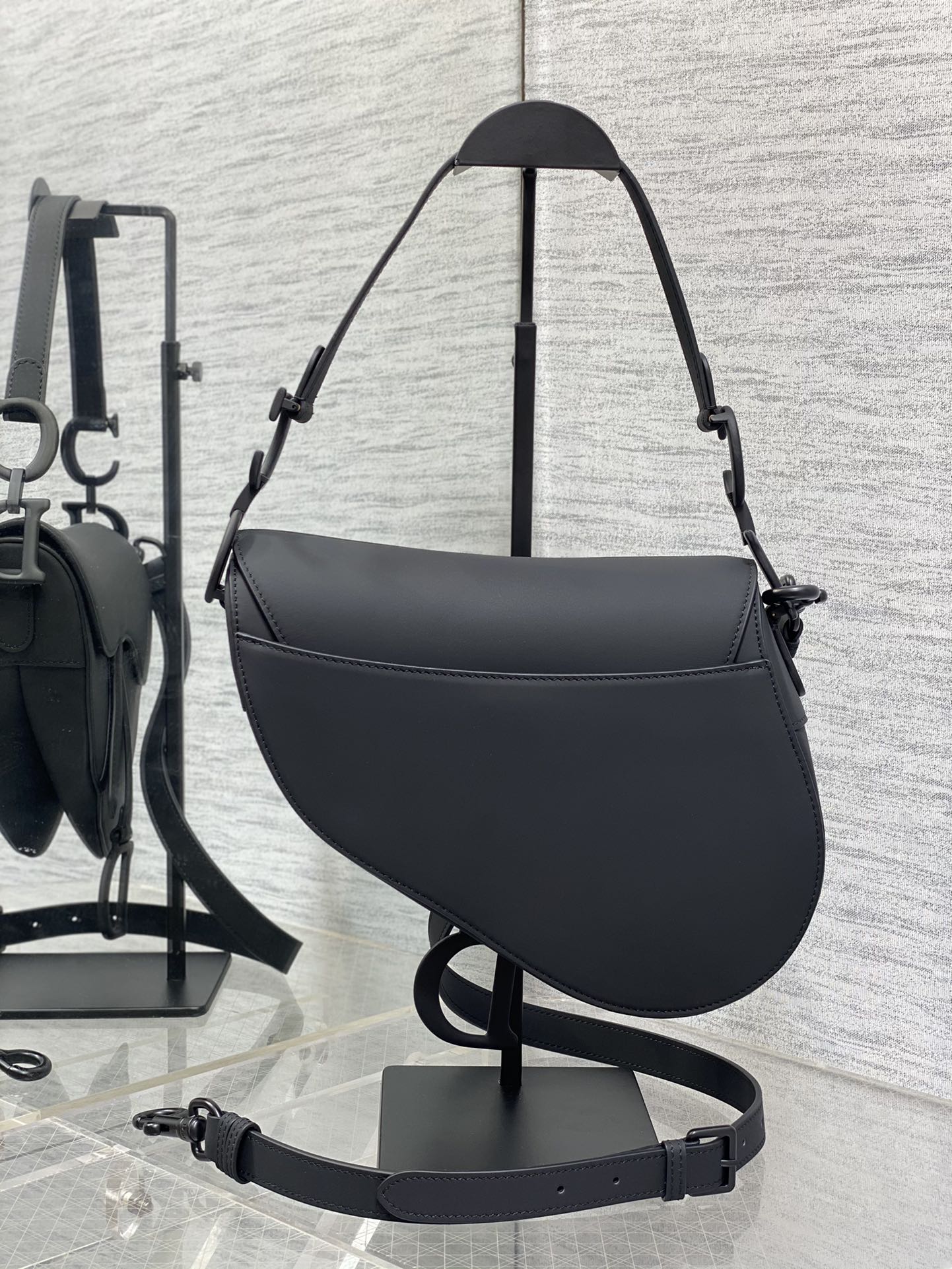 SADDLE BAG 24 IN BLACK CALFSKIN BLACK HARDWARE