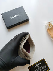 CC CARD HOLDER 11.2 GRAY CALFSKIN WITH GOLD ICON