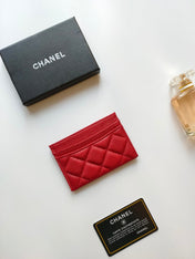 CC CARD HOLDER 11.2 RED GRAINED CALFSKIN GOLD ICON