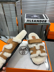 CHYPRE SLIPPERS IN BEIGE LAMB WOOL AND PERU BROWN SUEDE