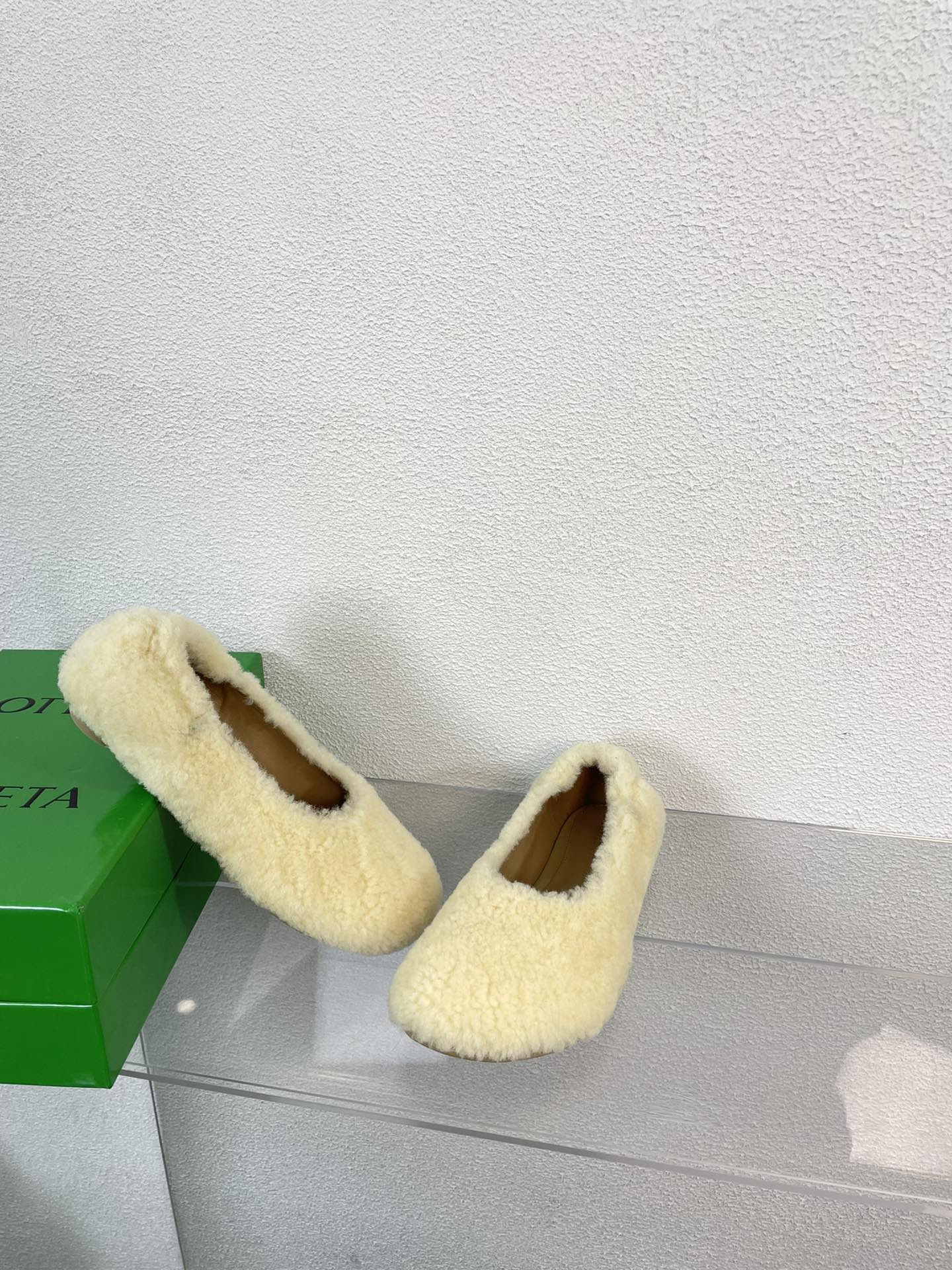 ATOMIC SHEARLING BALLERINA FLATS LIGHT YELLOW