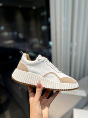 CHLOÉ NAMA SNEAKER IN WHITE LAMBSKIN AND TAN BROWN SUEDE