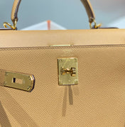KELLY 28CM IN CHAI EPSOM CALFSKIN GOLD HARDWARE