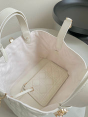 TOUJOURS 28 BAG IN WHITE LAMBSKIN