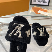 LV WOMEN'S PASEO FLAT SLIPPER IN BLACK FLEECE