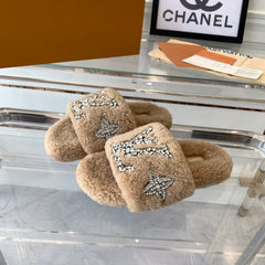 LV WOMEN'S PASEO FLAT SLIPPER IN TAN BROWN FLEECE