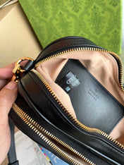 MARMONT HEART BAG 20 IN BLACK CALFSKIN GOLD HARDWARE