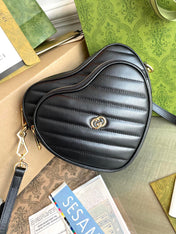 MARMONT HEART BAG 20 IN BLACK CALFSKIN GOLD HARDWARE