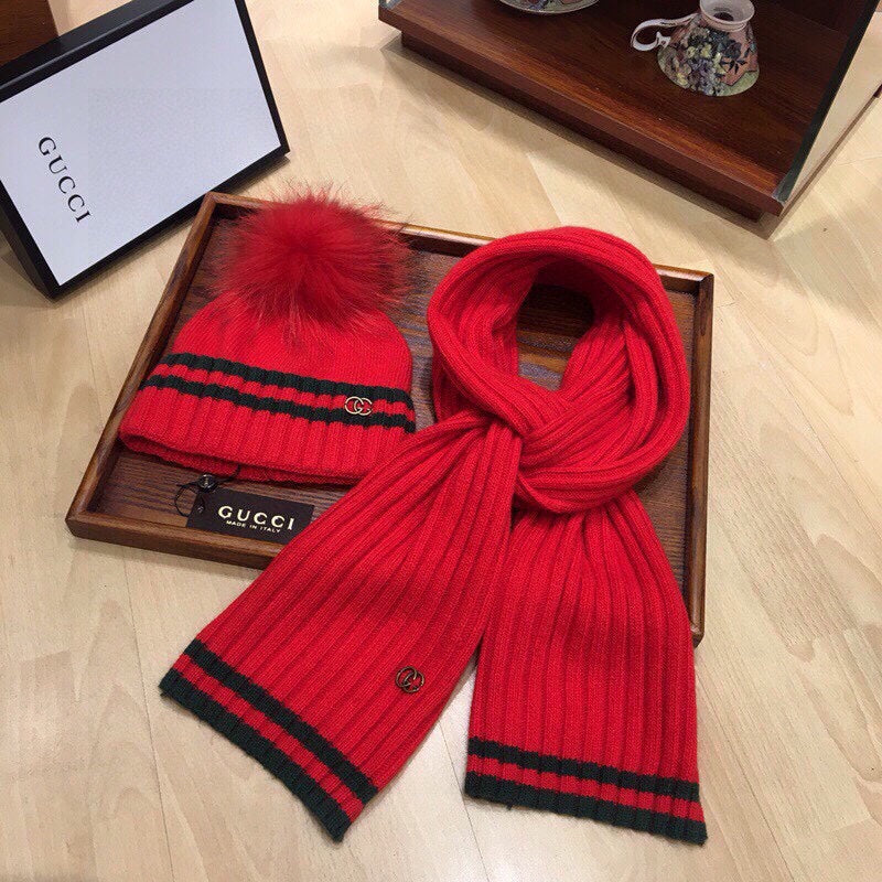 SET SCARF AND HAT IN CHERRY RED WOOL AND CASHMERE 945029