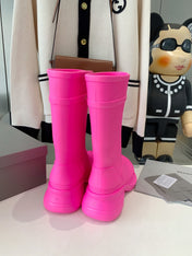 CROCS BOOTS IN BRIGHT PINK RUBBER