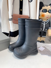 CROCS BOOTS IN BLACK RUBBER