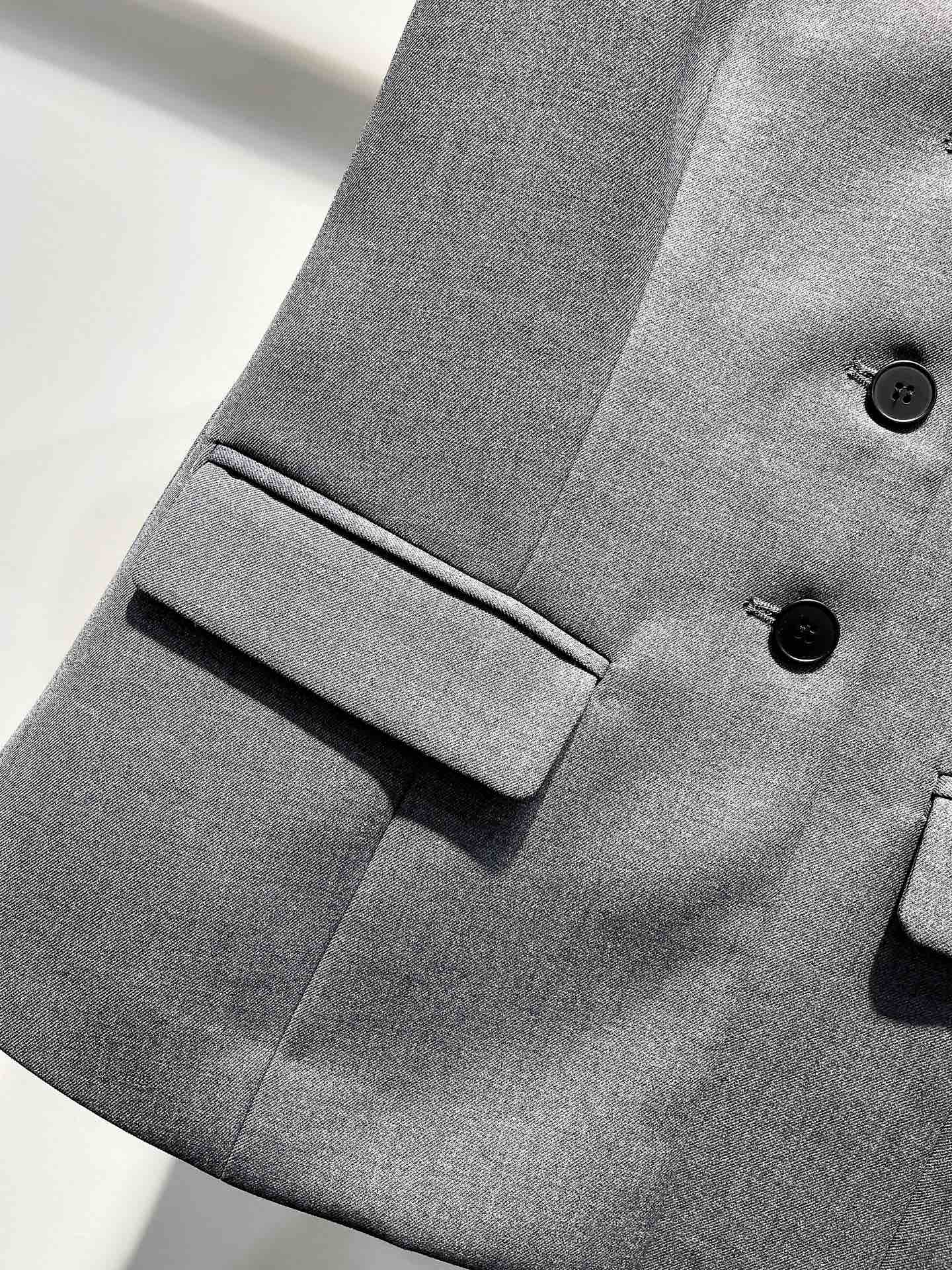 CELINE 26S SLEEVELESS JACKET STYLE 72