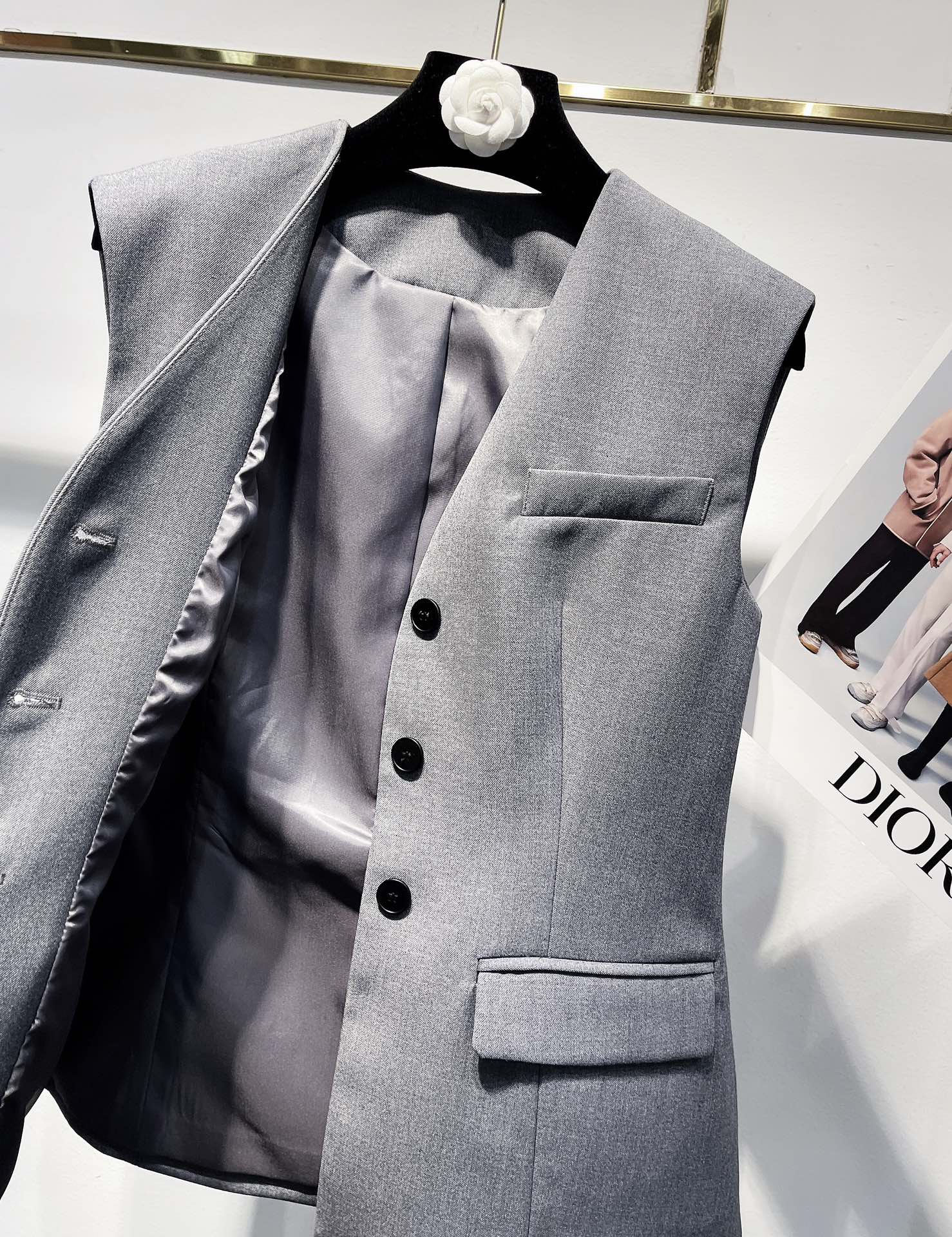 CELINE 26S SLEEVELESS JACKET STYLE 72