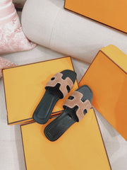 0ran Sandal Calfskin Rhinestone Brown