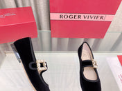 TRÈS VIVIER MARY JANE IN BLACK VELVET CRYSTAL BUCKLE