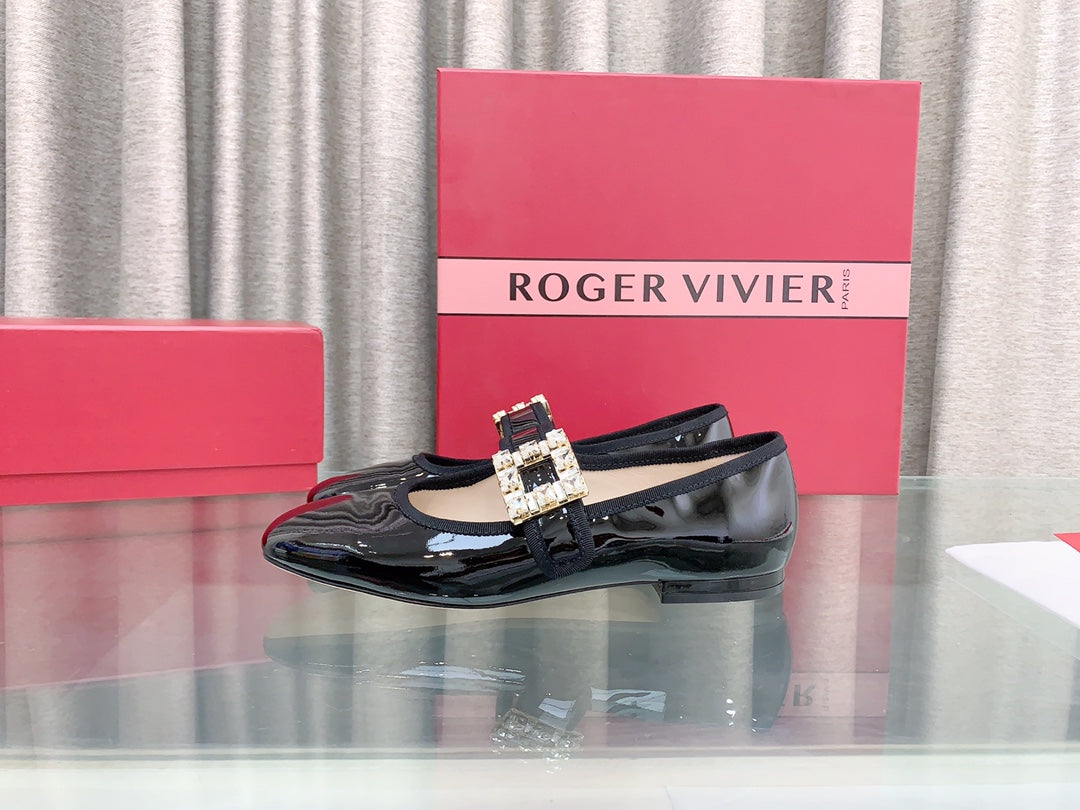 TRÈS VIVIER MARY JANE BLACK PATENT CALFSKIN CRYSTAL BUCKLE