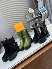 LAUREATE PLATFORM DESERT BOOT IN DARK OLIVE GREEN CALFSKIN