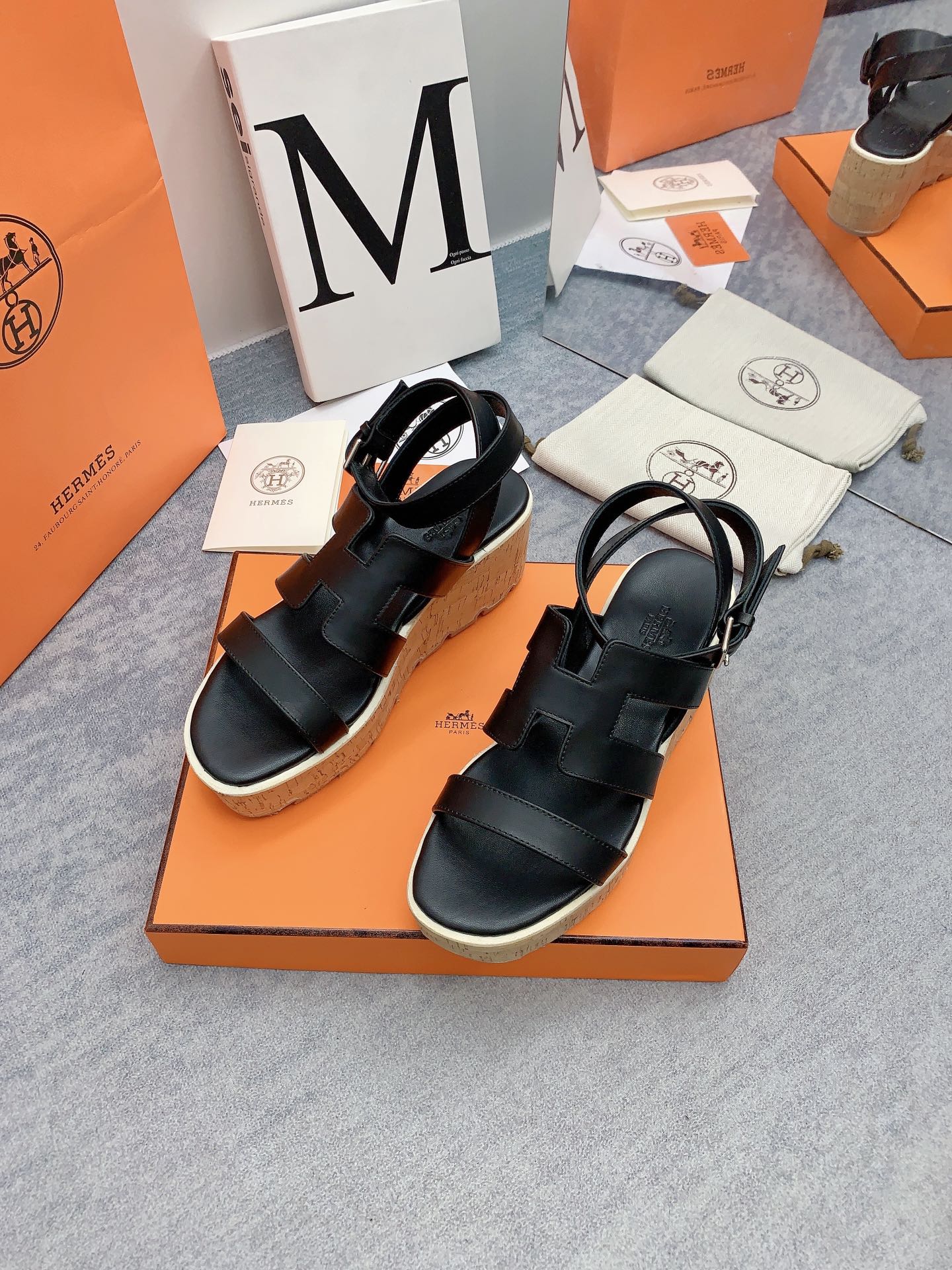 HAVANE 30 SANDAL IN BLACK CALFSKIN