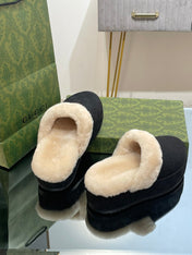 GG MOLLY MULE IN BLACK MONOGRAM JACQUARD FABRIC AND SHEARLING LINING
