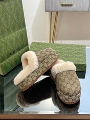 GG MOLLY MULE IN PEANUT BROWN MONOGRAM JACQUARD FABRIC AND SHEARLING LINING