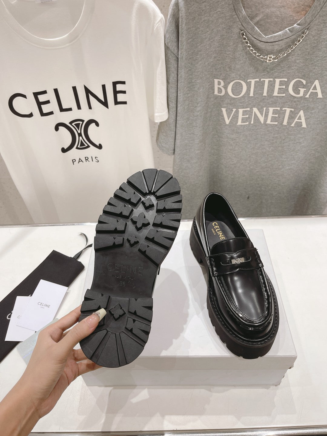 CHUNKY LOAFER IN BLACK POLISHED BULLSKIN