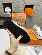 LV WOMEN SNEAKER IN WHITE MIX BLACK CALFSKIN